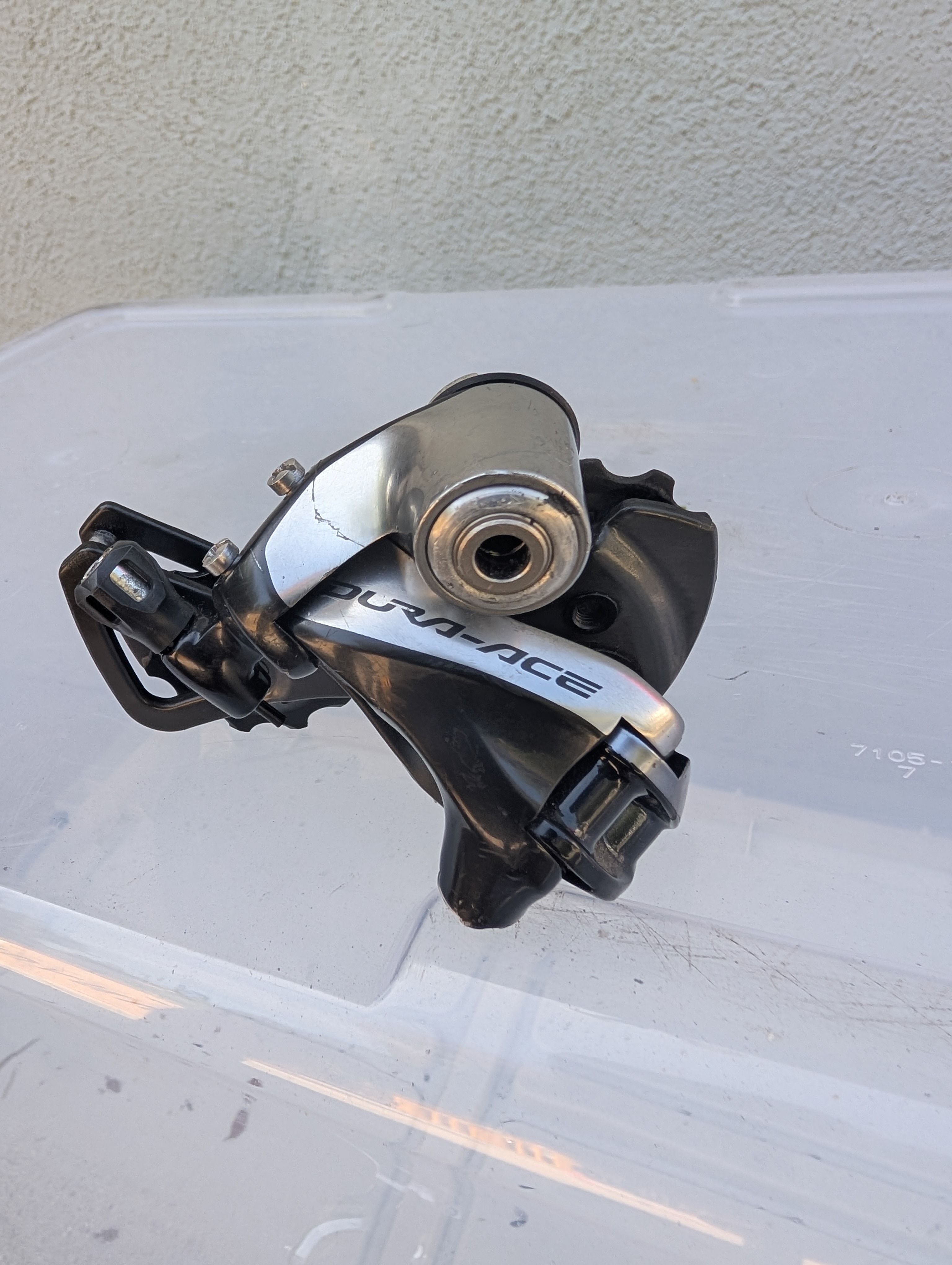 5673d877-12d6-4e9e-bba6-