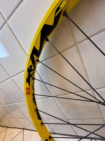 Używany Mavic Demaxx 2006 26" bike — zdjęcie 8 z 14