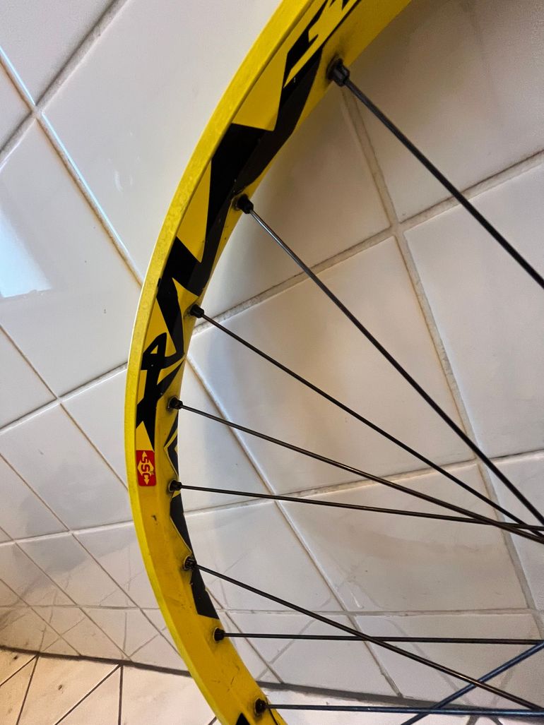 Używany Mavic Demaxx 2006 26" bike — zdjęcie 8 z 14