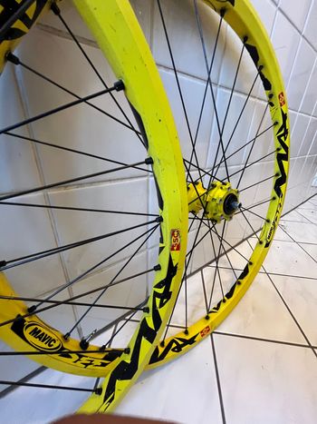 Używany Mavic Demaxx 2006 26" bike — zdjęcie 4 z 14