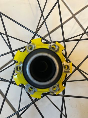 Używany Mavic Demaxx 2006 26" bike — zdjęcie 14 z 14