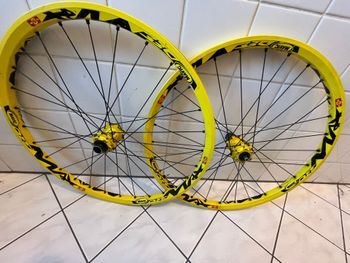 Używany Mavic Demaxx 2006 26" bike — zdjęcie 2 z 14