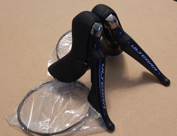 Used Shimano R8020 / R8070 2025 bike — image 4 of 11