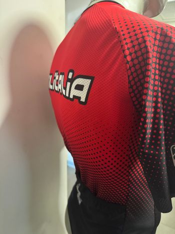 Used Ciclitalia Specialized Trek scott Colnago maglia estiva racing Ciclitalia 2025 bike — image 3 of 3