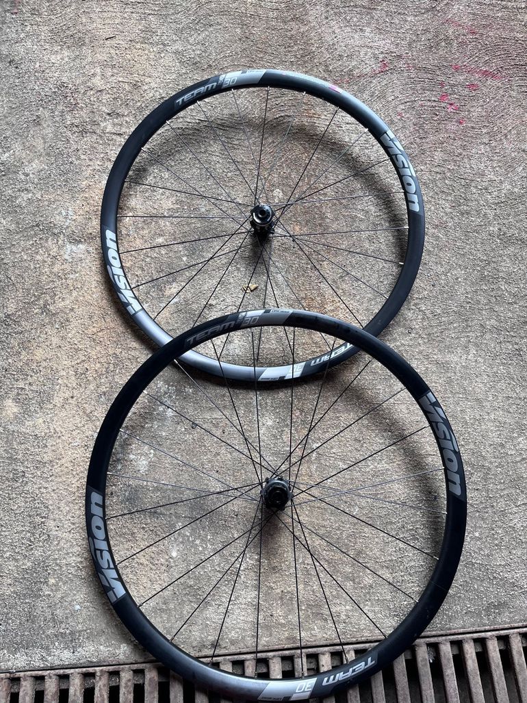 Brugt VISION TEAM DISC 30 CENTER LOCK 2022 bike — billede 1 af 5