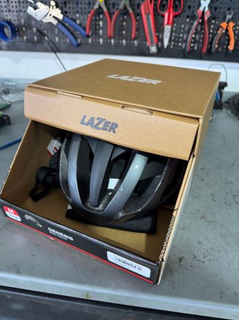 Używany Lazer Genesis tg. M 2025 Cycling Accessories