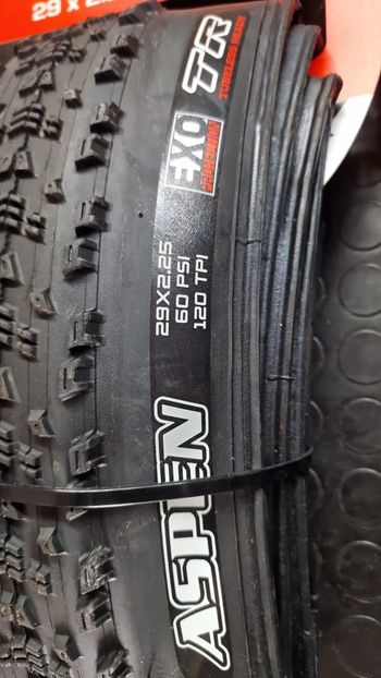 Tweedehands Maxxis ASPEN 2024 Tyres & Tubes