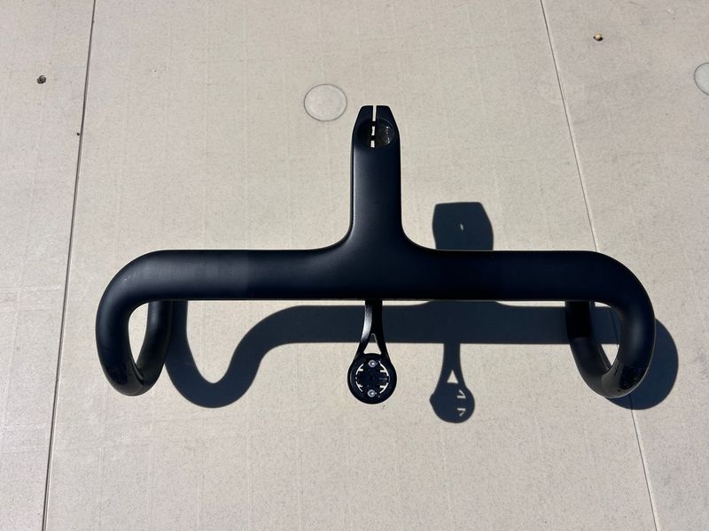 Used megamo Carbon Full Integratted Internal 110/420 2024 Cockpit
