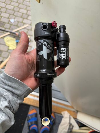 Brugt Fox Float X 205x65 bike — billede 2 af 3