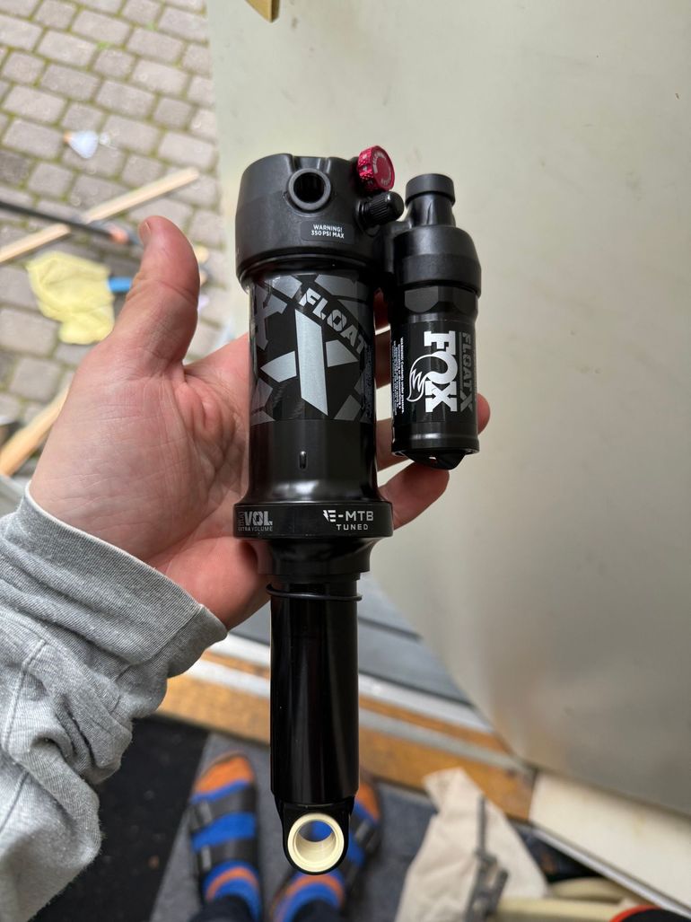 Brugt Fox Float X 205x65 bike — billede 2 af 3