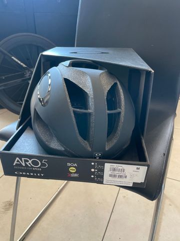 Tweedehands oakley ARO5 2023 Cycling Accessories