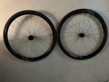 Tweedehands Bontrager Paradigm Comp 25, Tubeless Ready 2025 Wheels