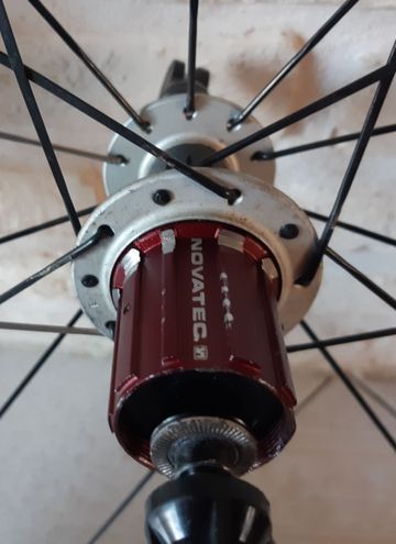 Used Novatec W28S bike — image 11 of 11