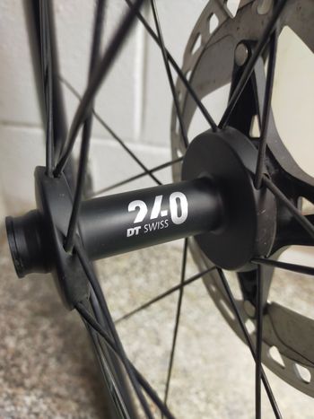 Used Dt Swiss 1400 arc dicut disc 2023 bike — image 4 of 6