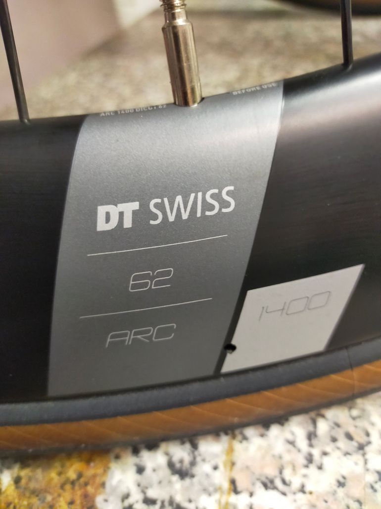 Used Dt Swiss 1400 arc dicut disc 2023 bike — image 5 of 6