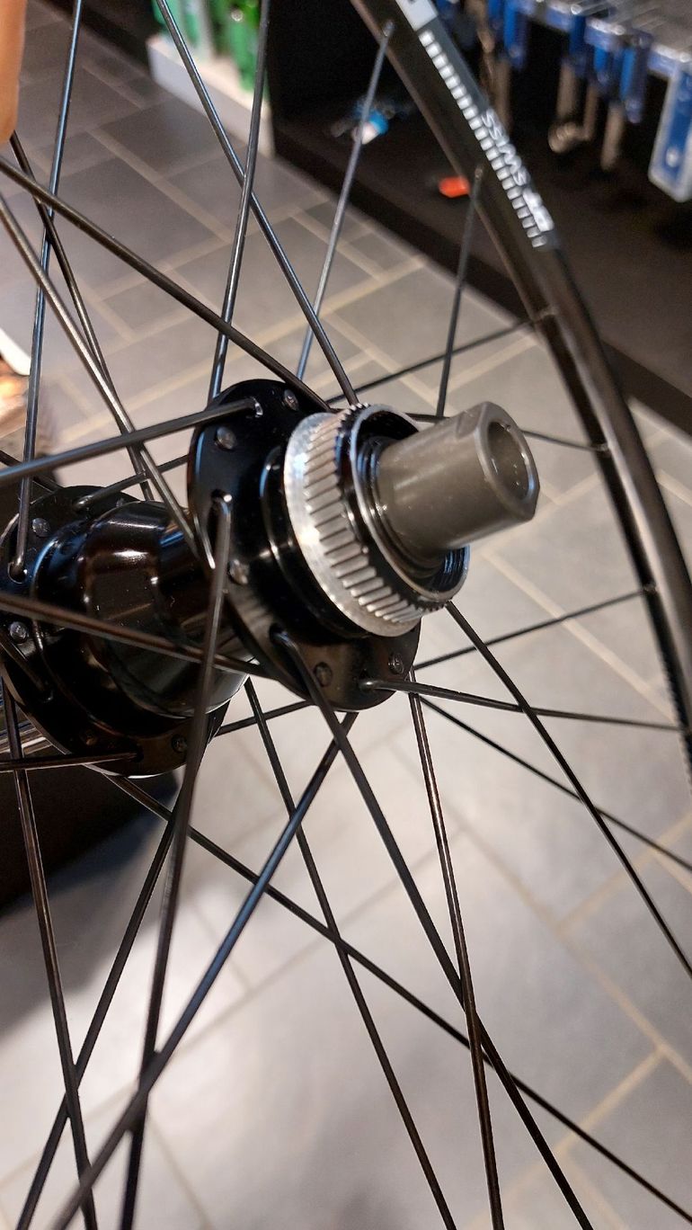 Used Dt Swiss R470/Shimano hub 2025 bike — image 2 of 4