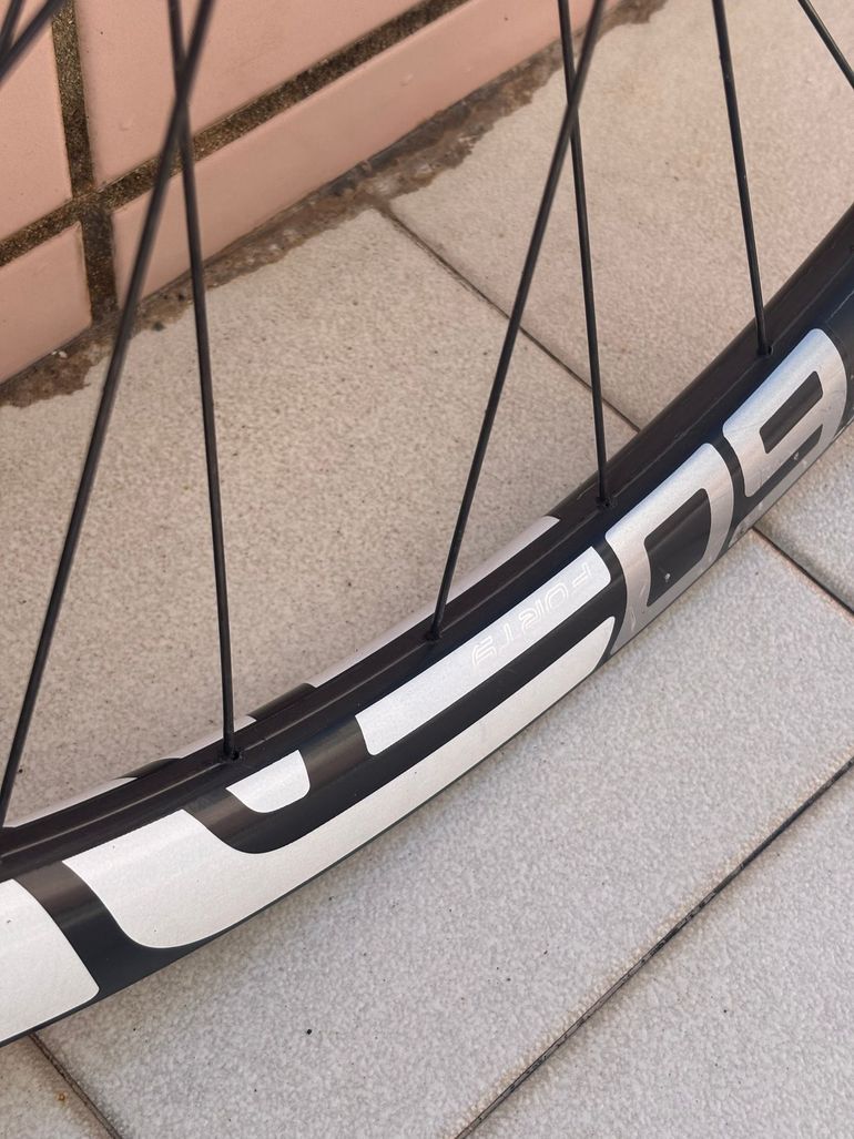 Brugt Enve M60Forty 2024 bike — billede 7 af 13