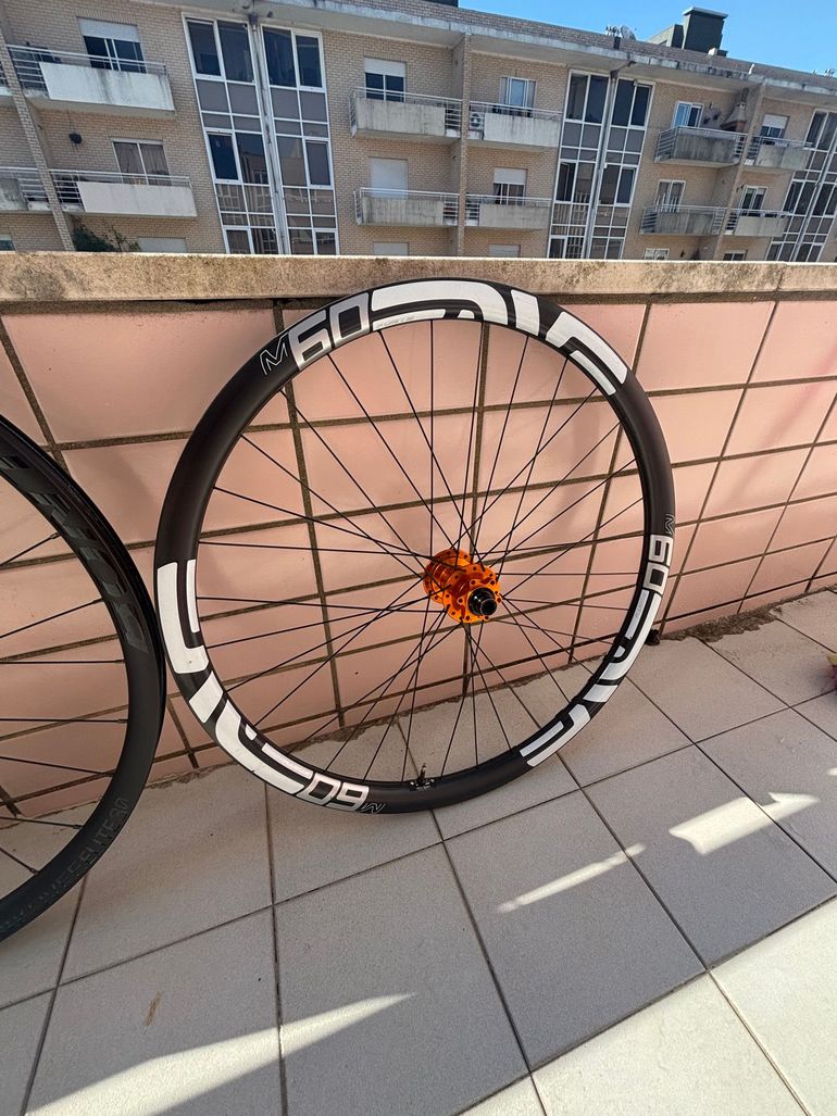 Brugt Enve M60Forty 2024 bike — billede 9 af 13