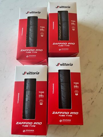 Vittoria Zaffiro Pro 2025 Tyres & Tubes d'occasion