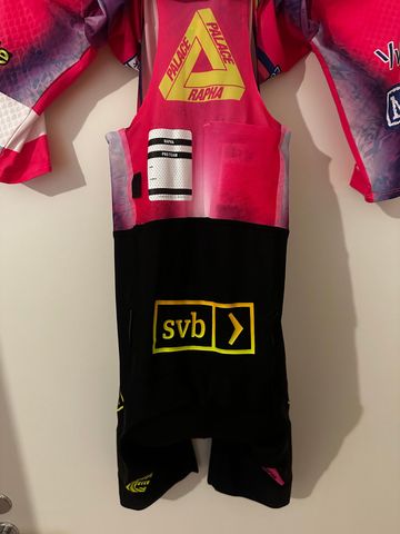 Rapha EF-education x Palace 2022 bike d'occasion — image 3 sur 3