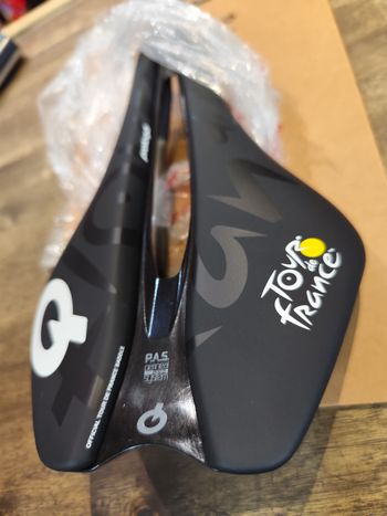 Used Prologo tour de france collection 2024 bike — image 4 of 6