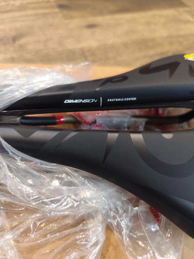 Used Prologo tour de france collection 2024 bike — image 6 of 6