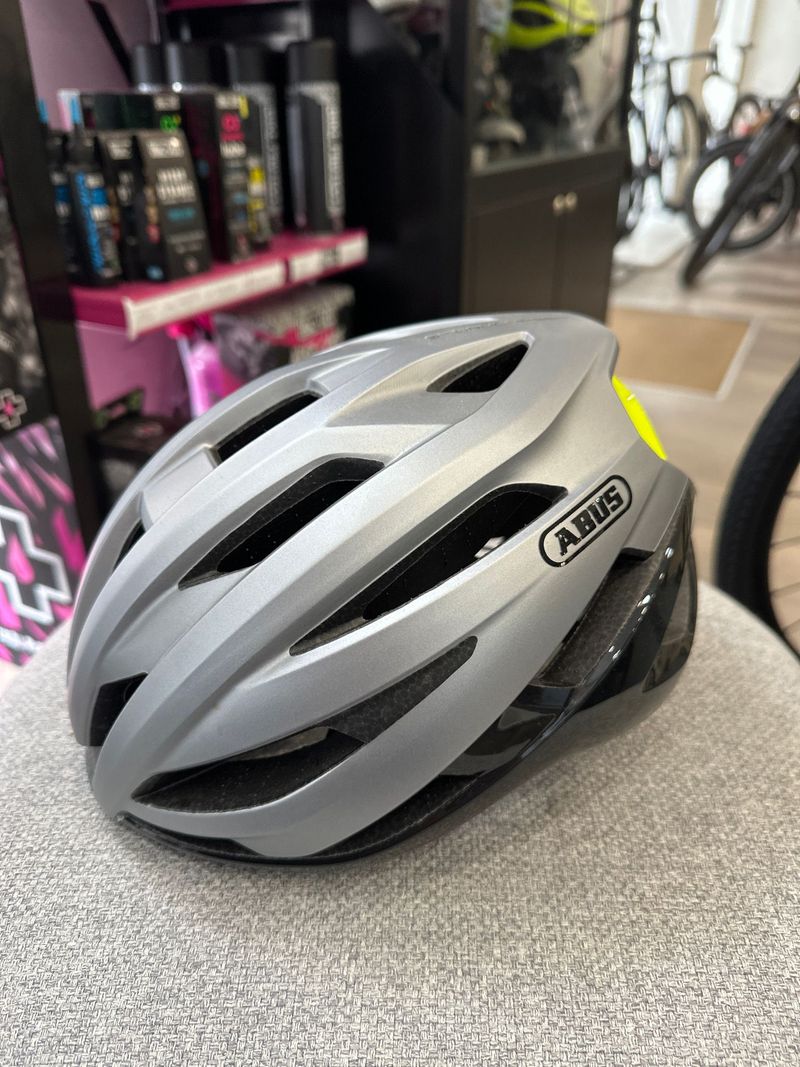ABUS Stormchaser 2025 Cycling Accessories de segunda mano