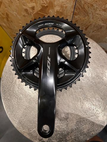 Gebrauchtes Shimano 105 2022 Drivetrain & Pedals