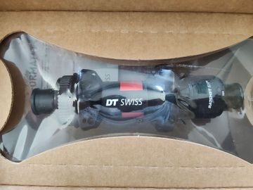 Used Dt Swiss 240 straightpull 2024 bike — image 2 of 4