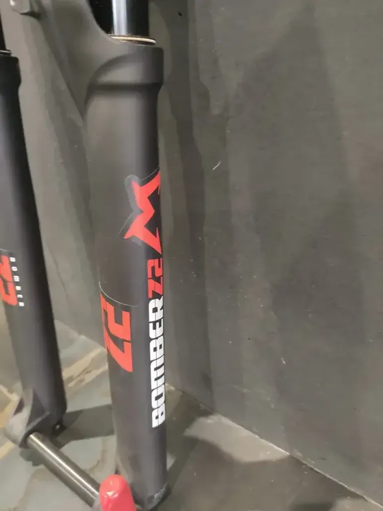 Used Fox HORQUILLA MARZOCCHI BOMBER Z2 2023 bike — image 2 of 3