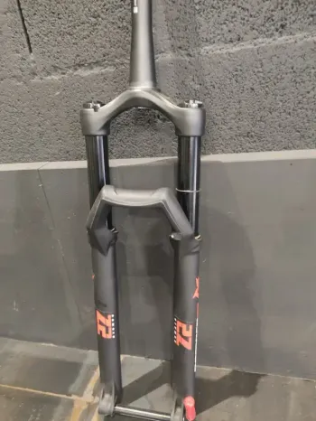 Used Fox HORQUILLA MARZOCCHI BOMBER Z2 2023 bike — image 3 of 3