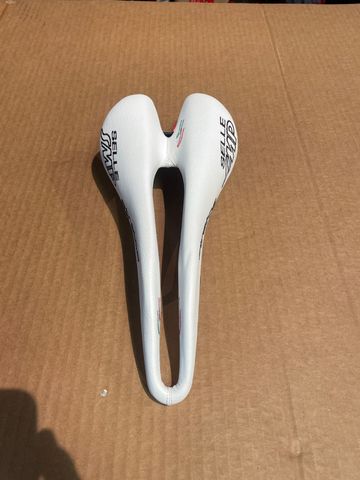 Used Selle Smp stratos Saddles & Seatposts