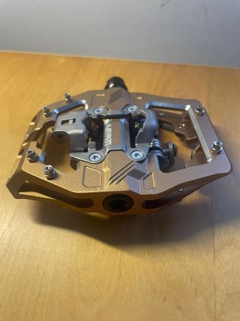 Brugt Leatt CeraMAG Gravity Clip Pedale 2025 Drivetrain & Pedals