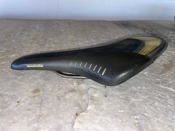 Used Fizik Arione Carbon Wing Flex 2015 Saddles & Seatposts