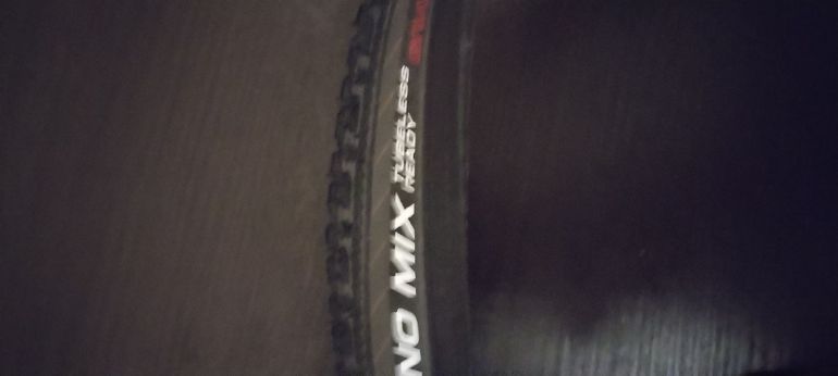 Brugt Vittoria terreno mix 2024 bike — billede 2 af 3