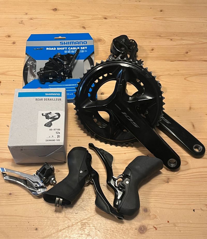 Použité Shimano 105 2024 Groupset