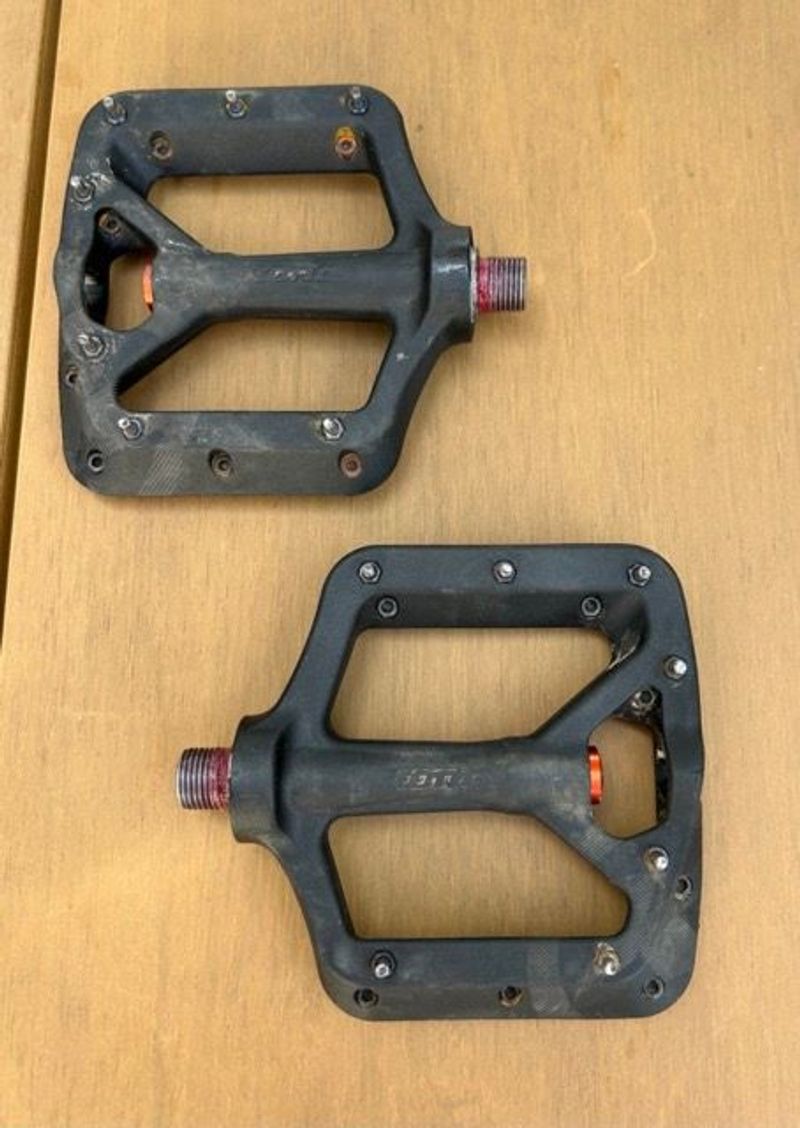 Käytetty Kcnc eMTB pedalen 2022 Drivetrain & Pedals