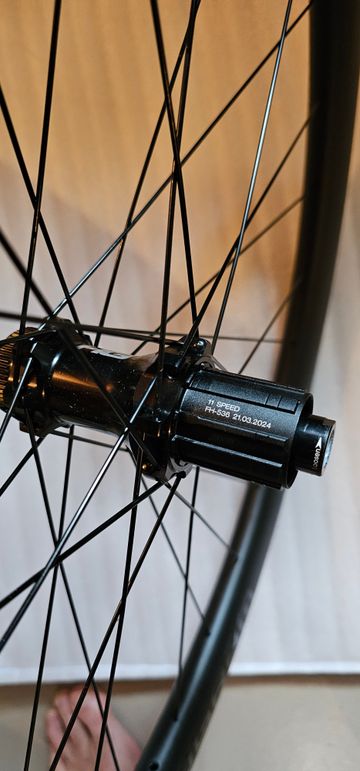 Used Hollowgram R45 2024 bike — image 7 of 7