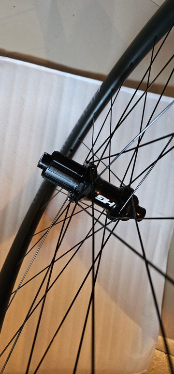 Used Hollowgram R45 2024 bike — image 6 of 7