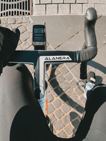 Used Deda ALANERA RS Team 2023 bike — image 2 of 4