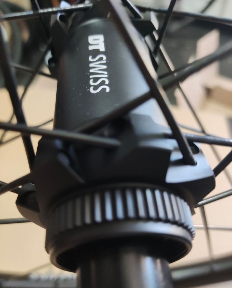 Brugt Dt Swiss h1900 hibryd 2025 bike — billede 3 af 4