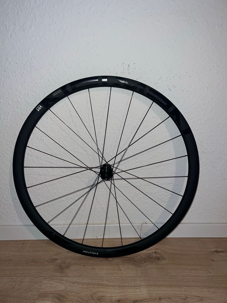Używany Newmen Evolution sl.r 3.2 Disc 2021 bike — zdjęcie 15 z 17