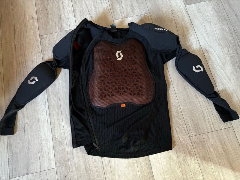 Použité Scott softcon air protector jacket 2024 Cycling Clothing