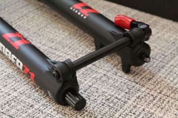 Brugt Marzocchi Bomber Z1 COIL 2023 bike — billede 11 af 12