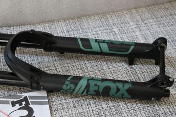 Brugt Fox float 38 Performance 2024 bike — billede 10 af 13