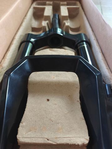 Used Rock Shox Zeb 2025 bike — image 3 of 5