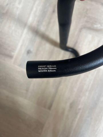 Używany Specialized Shallow bend 2023 bike — zdjęcie 3 z 3