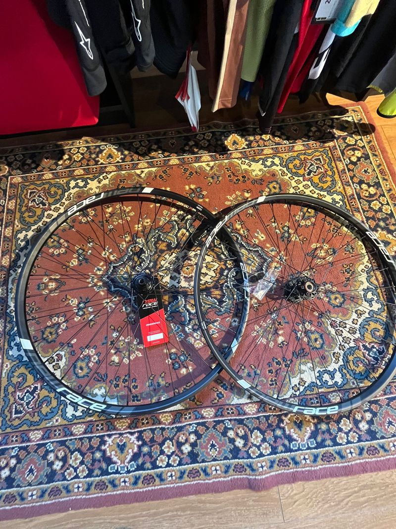 Gebrauchtes New Race BTT SLR Alu Wheels