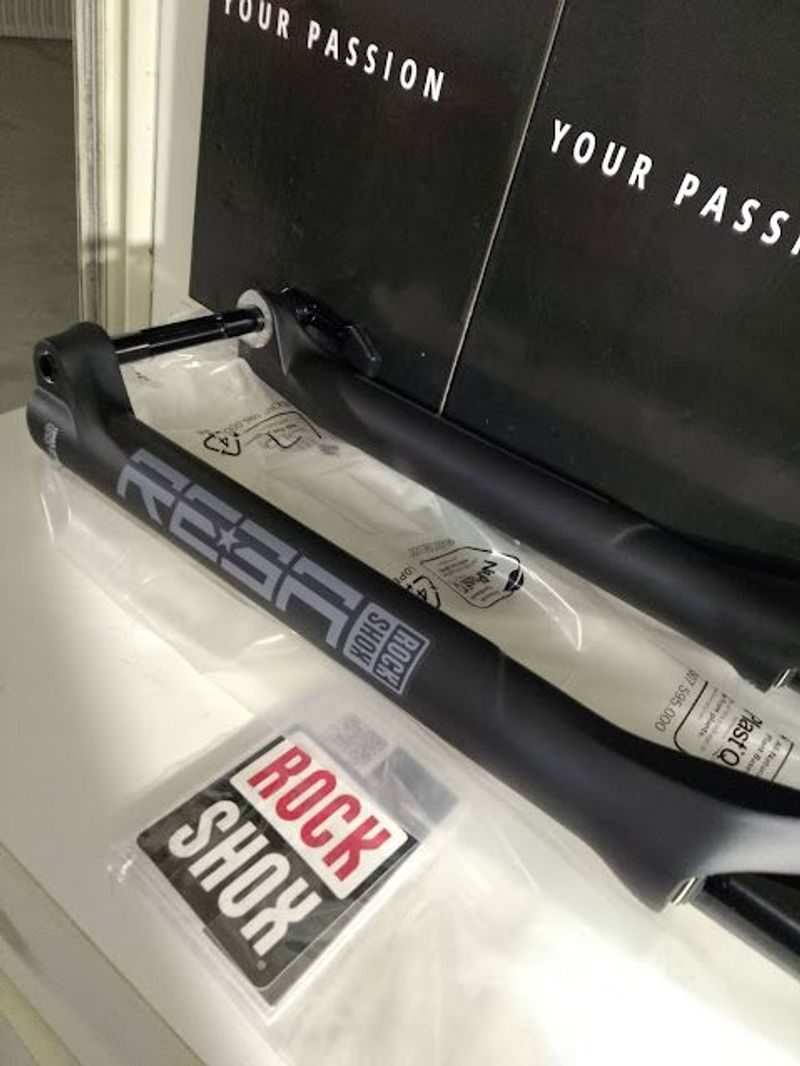 Tweedehands RockShox reba 100mm 2022 Fork