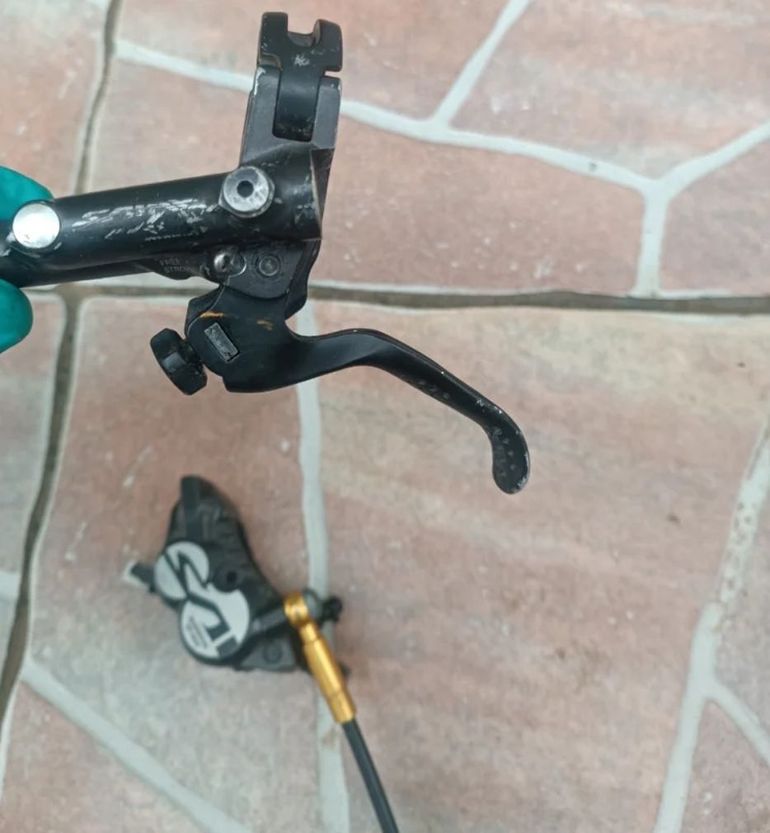 Brugt Shimano Saint 4 pistons 2022 bike — billede 5 af 6